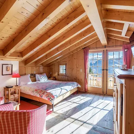 Chalet Vista Spacious 4-bedroom Retreat