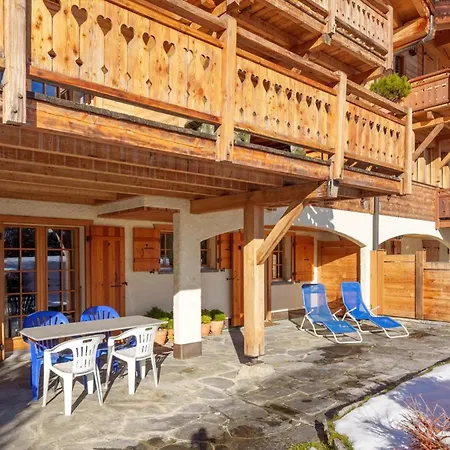 Chalet Vista Spacious 4-bedroom Retreat 木屋
