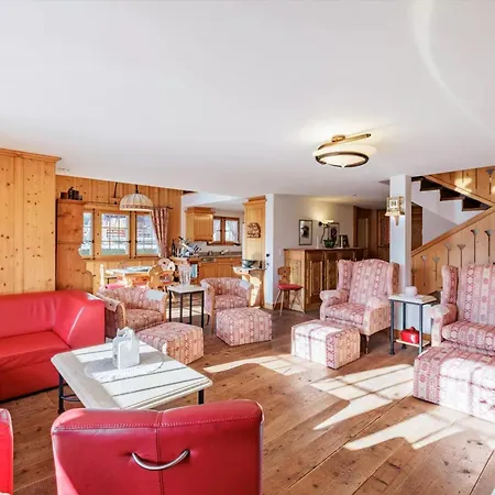 木屋 Chalet Vista Spacious 4-bedroom Retreat