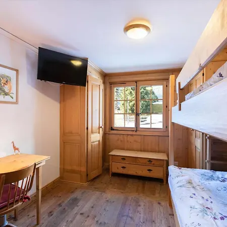 木屋 Chalet Vista Spacious 4-bedroom Retreat 韦尔比耶