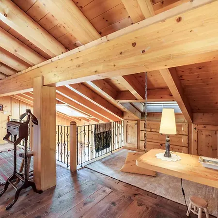 Chalet Vista Spacious 4-bedroom Retreat *