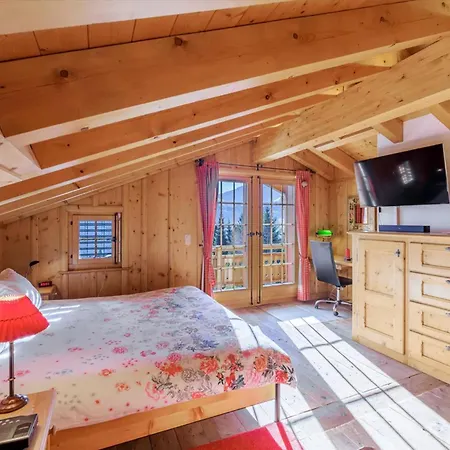 木屋 Chalet Vista Spacious 4-bedroom Retreat *