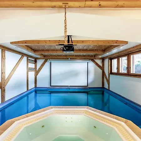 木屋 Chalet Vista Spacious 4-bedroom Retreat
