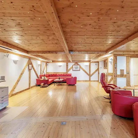 木屋 Chalet Vista Spacious 4-bedroom Retreat 韦尔比耶